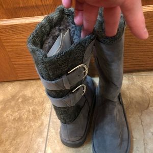 NWT muk Luks grey size 7